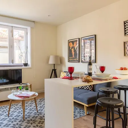 Between Walls By The Center With A/c Appartement Oporto