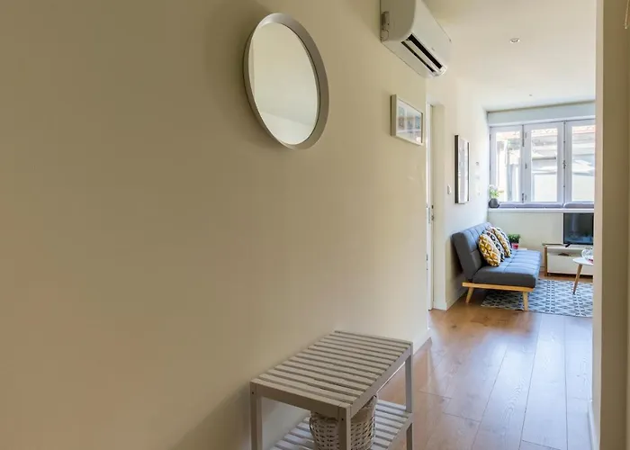 Between Walls By The Center With A/c Porto