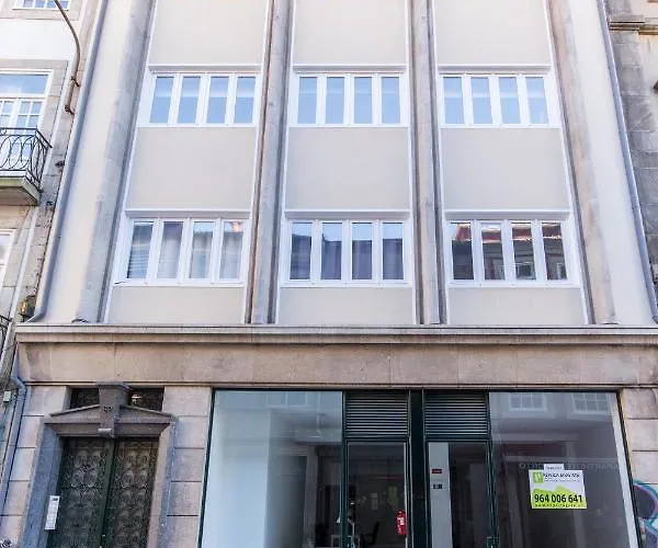 Between Walls By The Center With A/c *