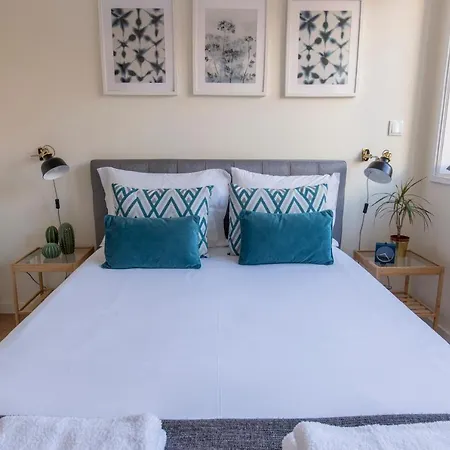 Between Walls By The Center With A/c 公寓 *