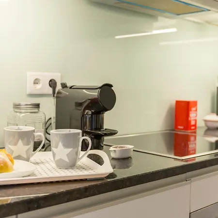 Between Walls By The Center With A/c