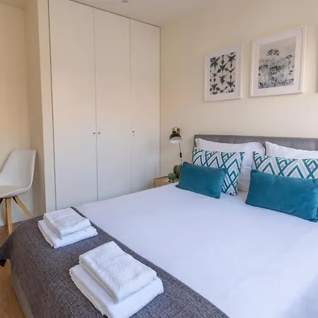 Apartment Between Walls By The Center With A/c Porto