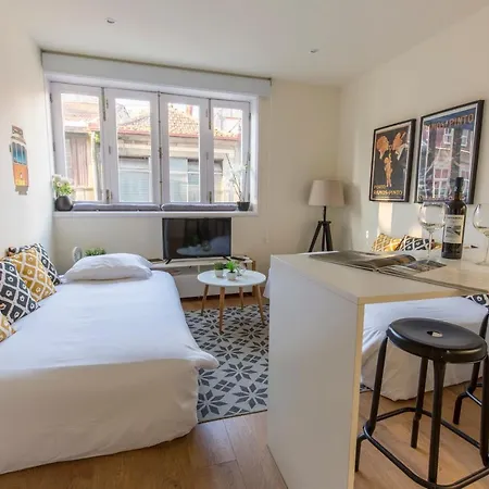 Apartment Between Walls By The Center With A/c