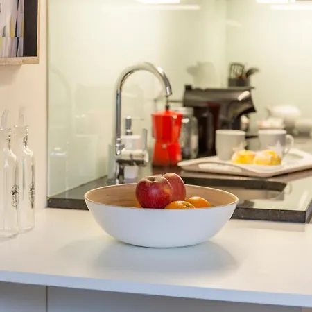 Between Walls By The Center With A/c