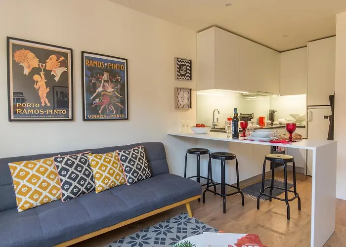 Between Walls By The Center With A/c