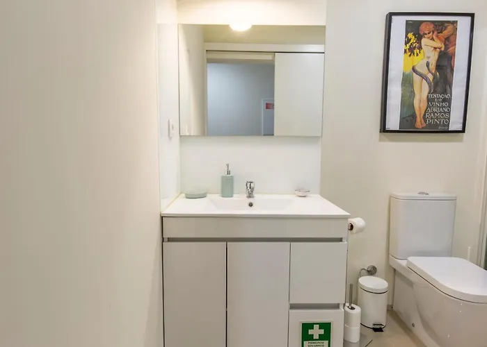 Between Walls By The Center With A/c 아파트 포르투