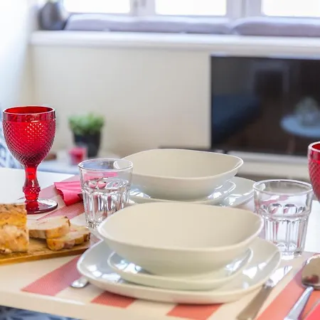Daire Between Walls By The Center With A/c Porto