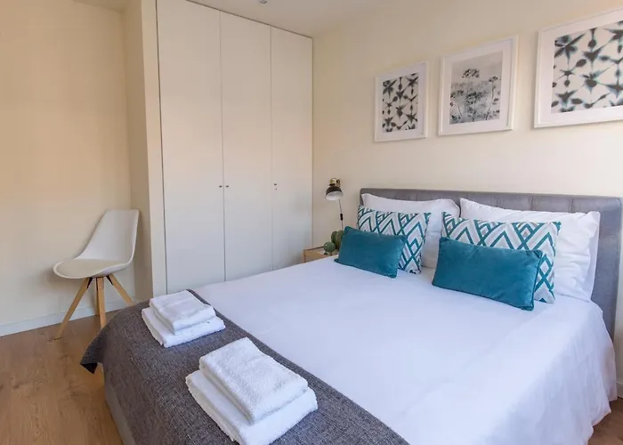 Appartement Between Walls By The Center With A/c Oporto