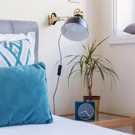 Between Walls By The Center With A/c Oporto