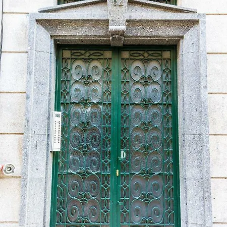 Between Walls By The Center With A/c * Oporto