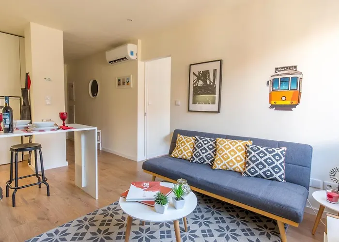 Between Walls By The Center With A/c *